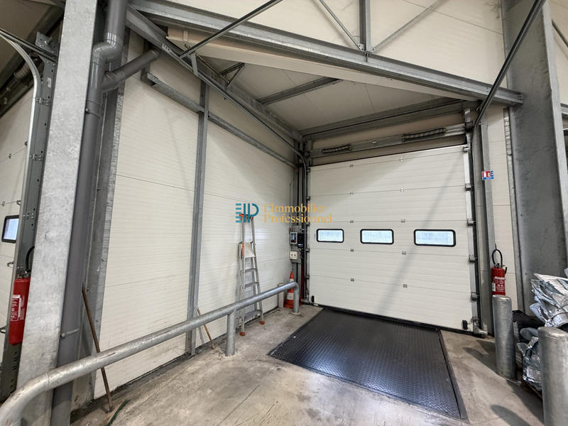 Entrepôt - 10 435 m²