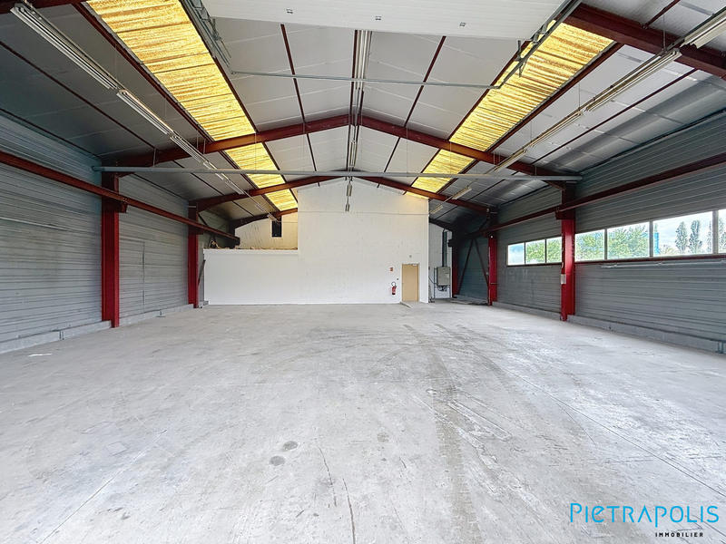 Local d'activités - 533 m²