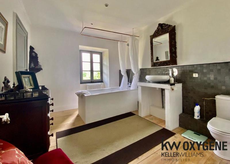 Château - 880 m² - 25 pièces