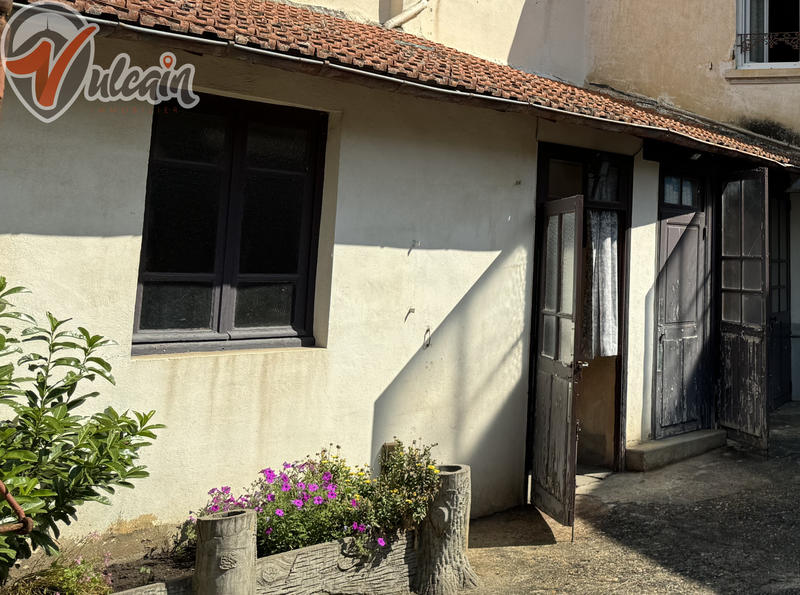 Maison - 229 m² - 10 pièces