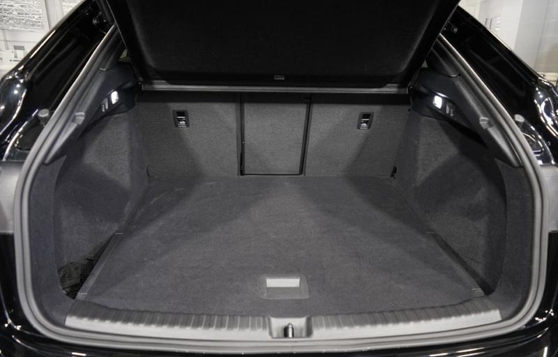 Audi Q4 e-tron Sportback 40 s-Line 204 / Sieges Rs Keyless Caméra de Recul Regulateur Distance