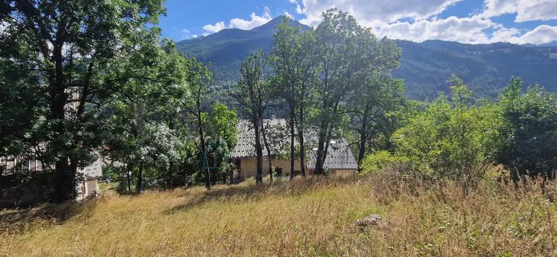 Terrain constructible - 950 m²