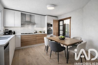 Maison - 190 m² - 8 pièces