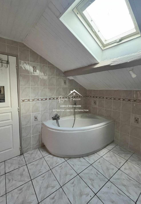 Maison - 155 m² - 7 pièces