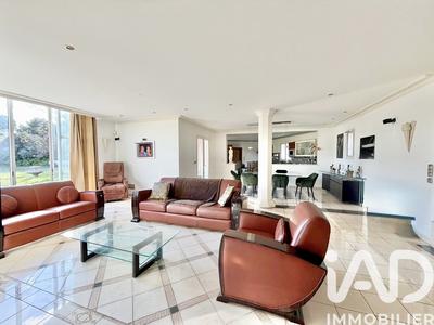 Maison - 300 m² - 5 pièces