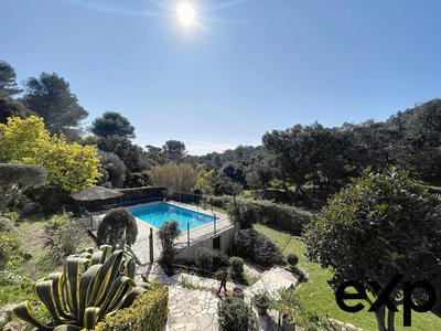 Villa - 184 m² - 4 pièces