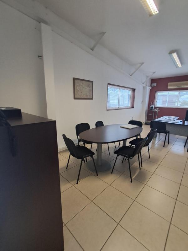 Entrepôt - 1 426 m²