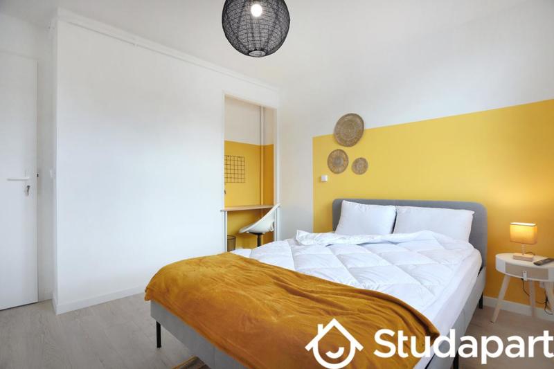 Chambre - 12 m² - 1 pièce