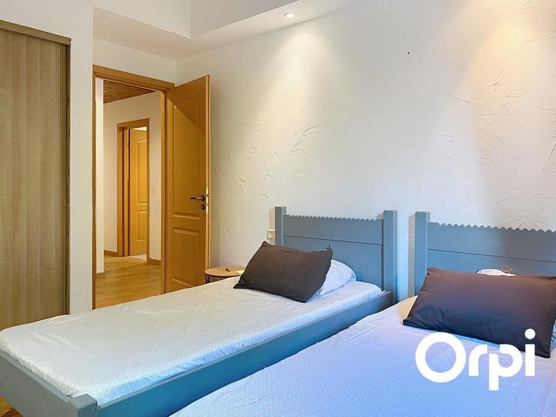 Maison - 239 m² - 8 pièces