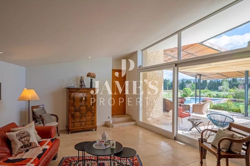 Maison - 275 m² - 6 pièces