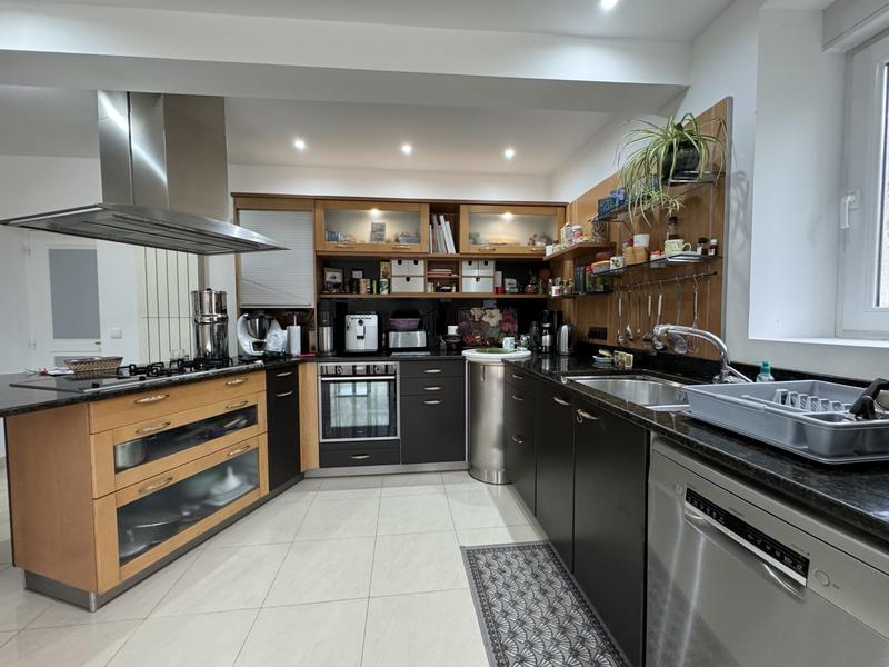 Maison - 291 m² - 8 pièces