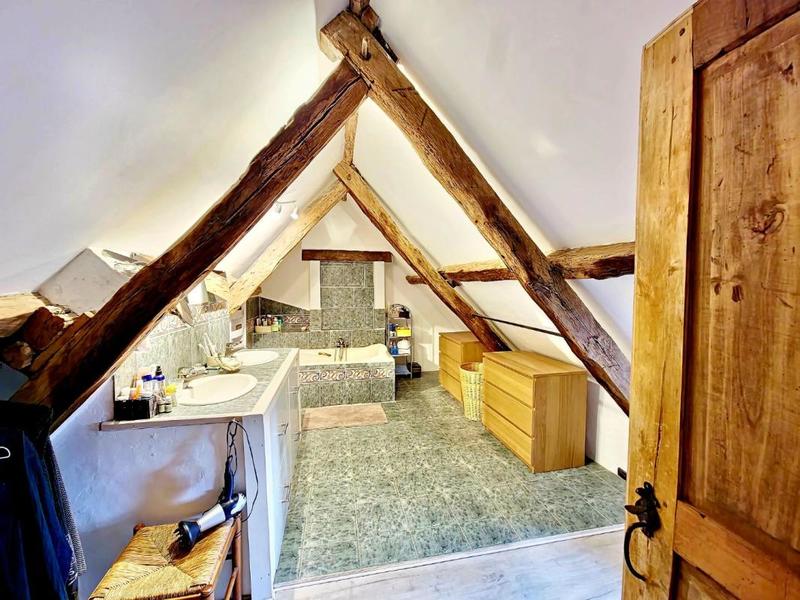 Maison - 225 m² - 9 pièces