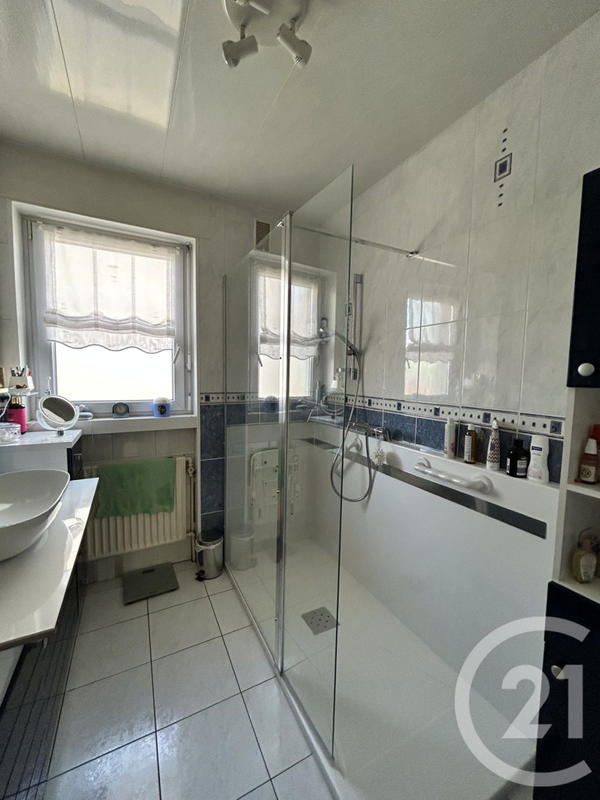 Maison - 141 m² - 7 pièces