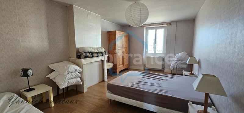 Maison - 244 m² - 9 pièces