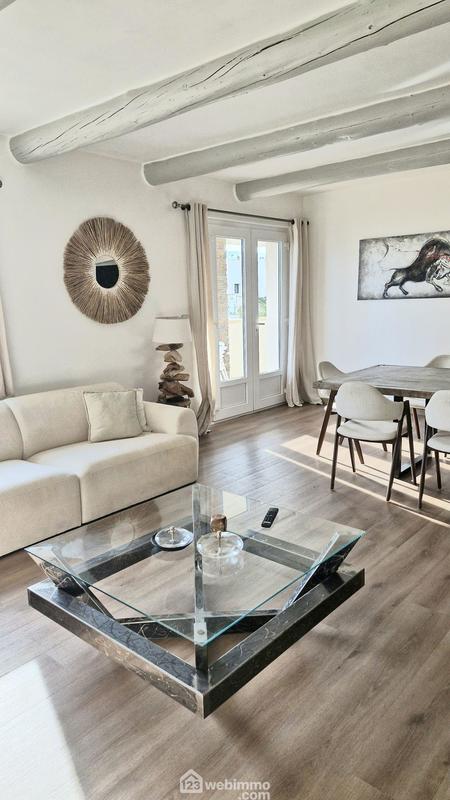 Maison - 250 m² - 11 pièces