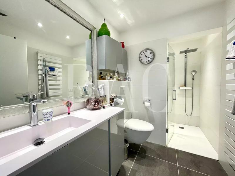 Appartement - 210 m² - 5 pièces