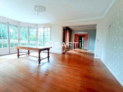 Maison - 434 m² - 8 pièces