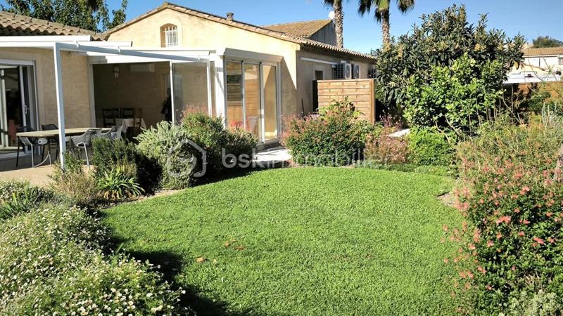 Maison - 253 m² - 10 pièces