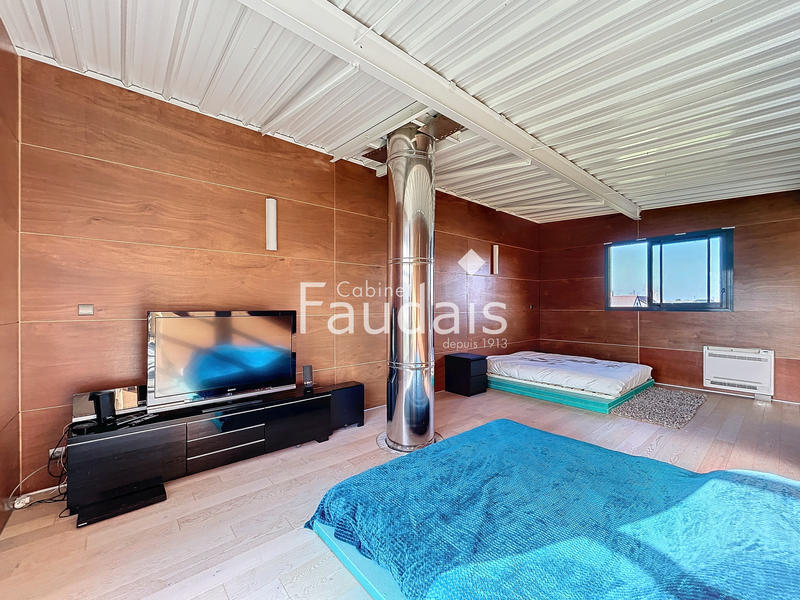 Maison - 358 m² - 9 pièces