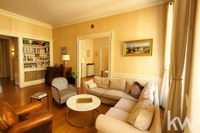 Appartement - 190 m² - 6 pièces