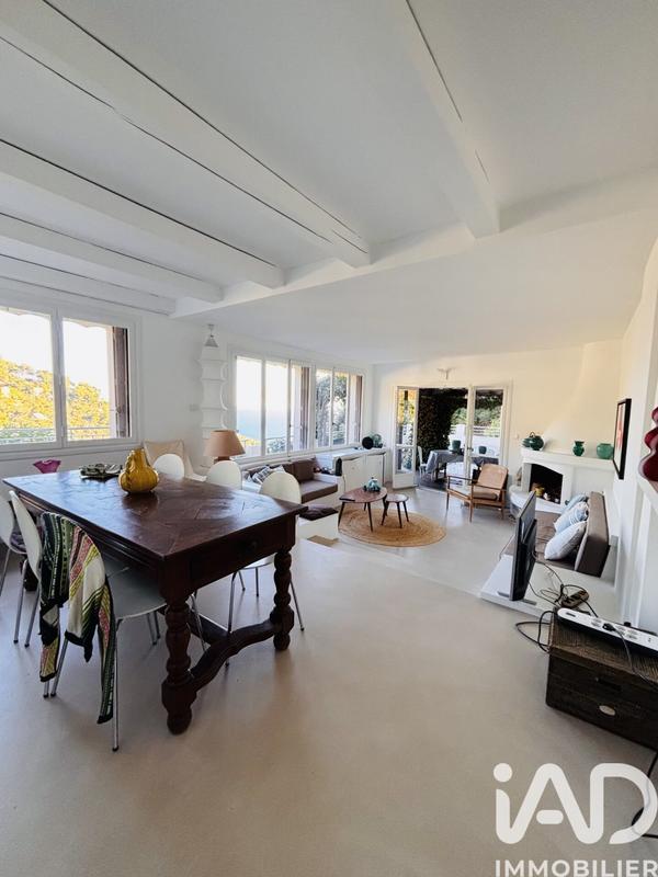 Maison - 214 m² - 5 pièces