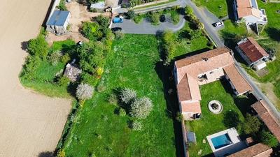 Propriété - 315 m² - 9 pièces