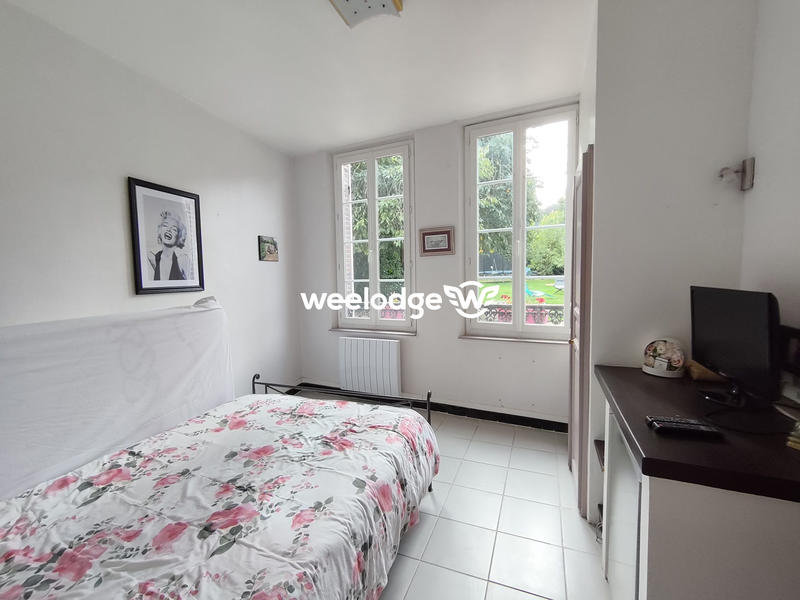 Maison - 300 m² - 10 pièces