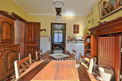 Maison - 273 m² - 12 pièces