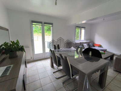 Maison - 76 m² - 8 pièces