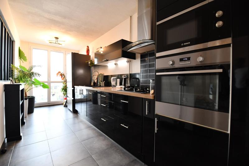 Appartement - 92 m² - 5 pièces