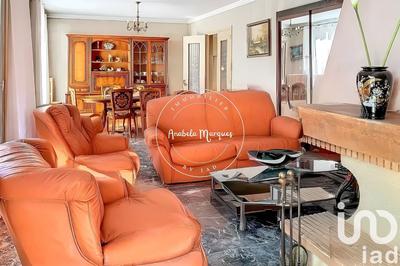 Maison - 200 m² - 8 pièces