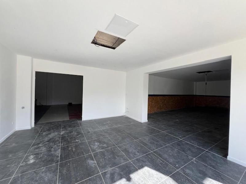 Local commercial - 206 m² - 3 pièces