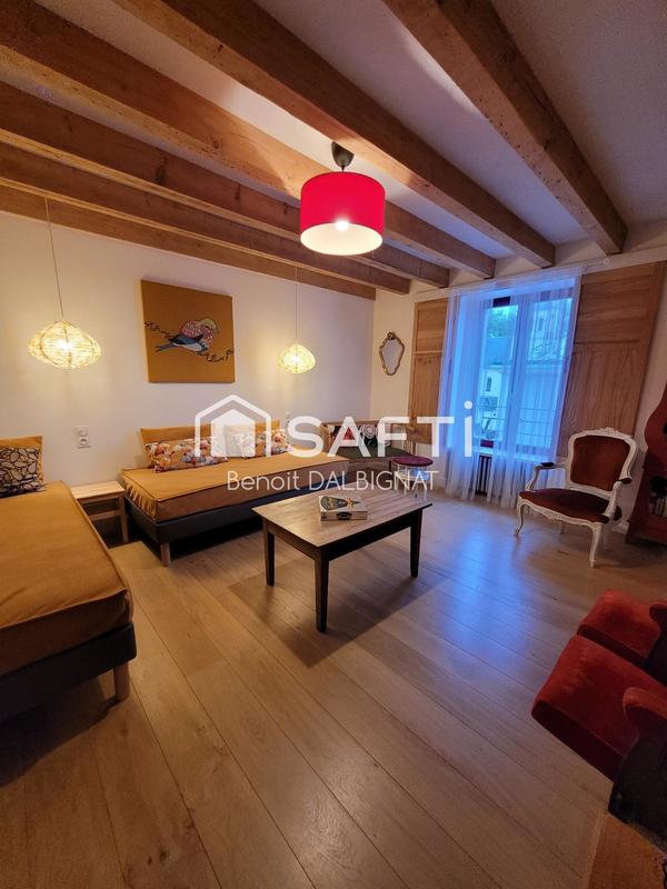 Maison - 361 m² - 12 pièces