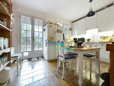 Maison - 236 m² - 7 pièces