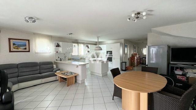 Maison jumelée - 118 m² - 5 pièces