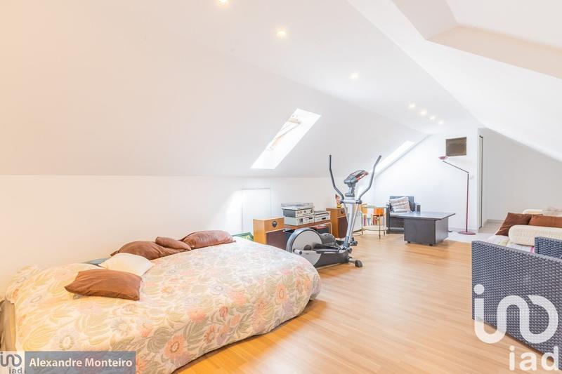 Maison - 180 m² - 8 pièces