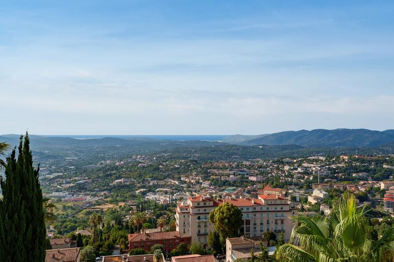 Maison - 322 m² - 10 pièces