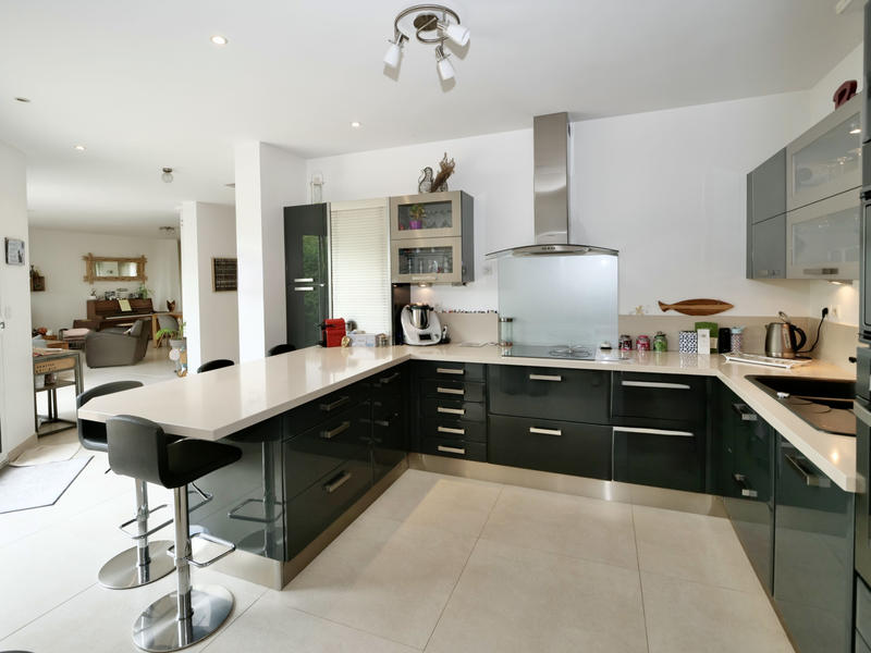 Maison - 180 m² - 6 pièces