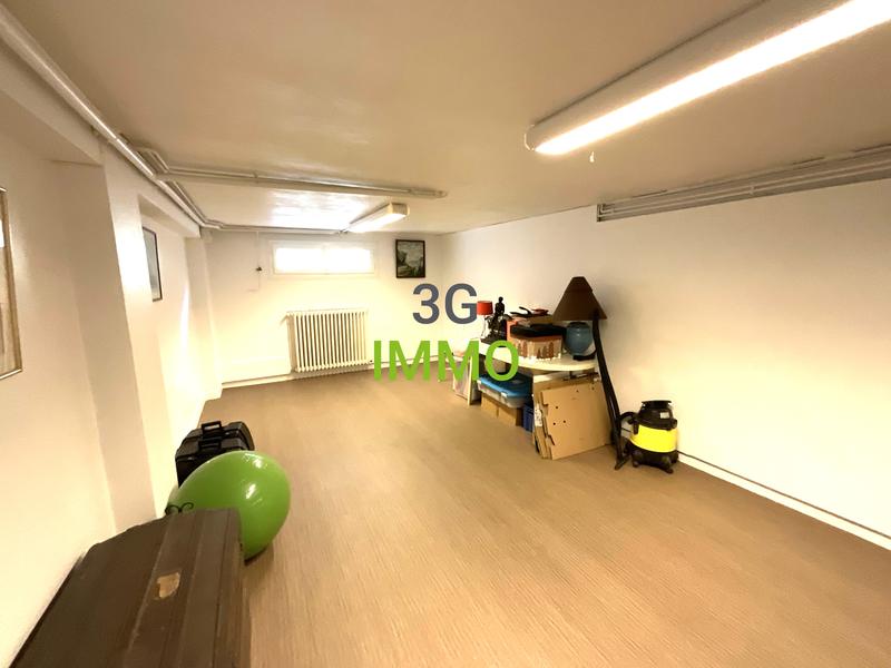 Maison traditionnelle - 333 m² - 8 pièces