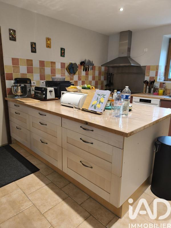 Maison - 260 m² - 9 pièces