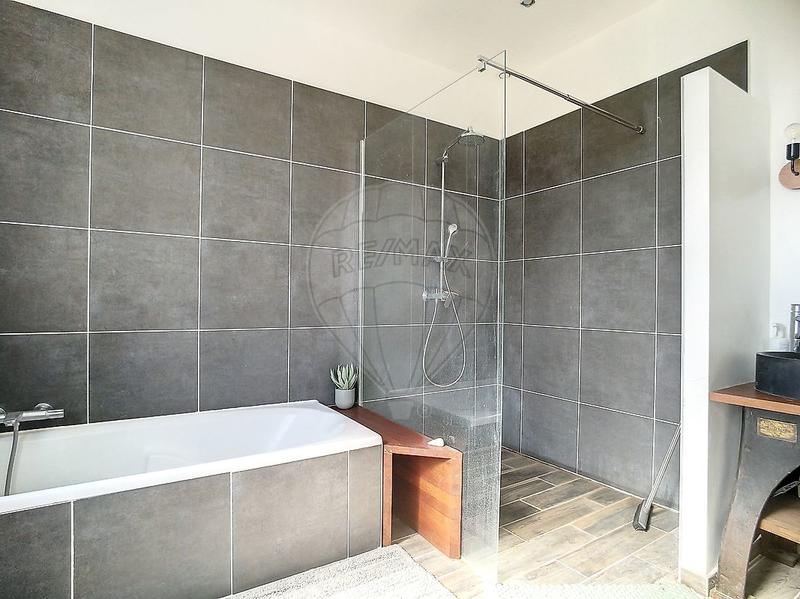 Maison - 232 m² - 6 pièces