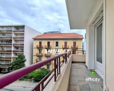 Appartement - 97 m² - 4 pièces