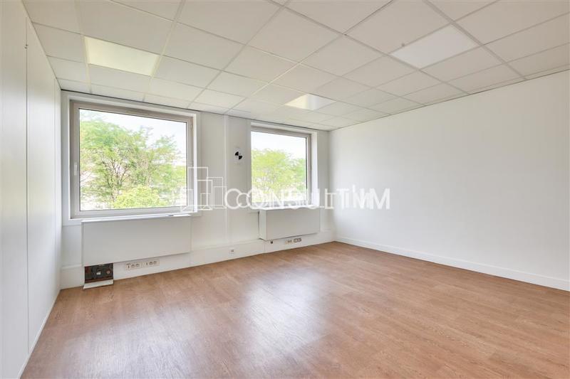 Bureau - 374 m²