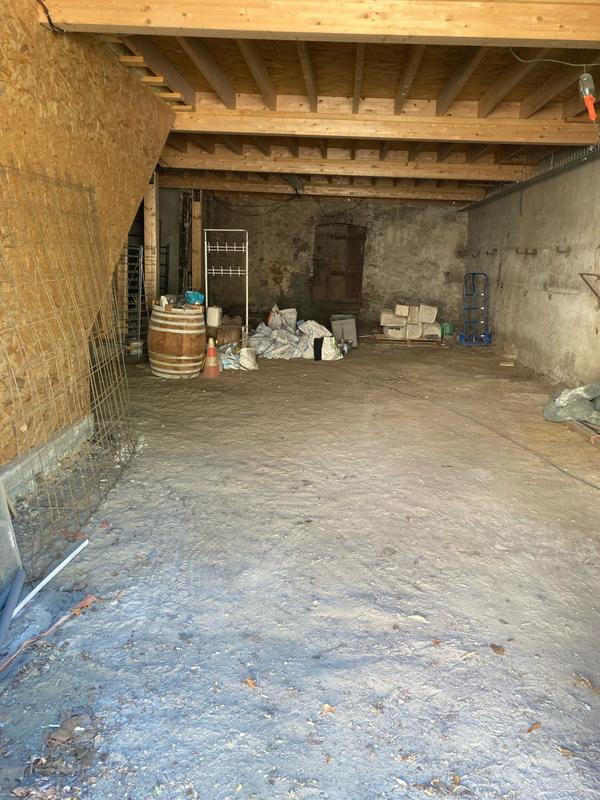 Parking / Garage - 120 m²