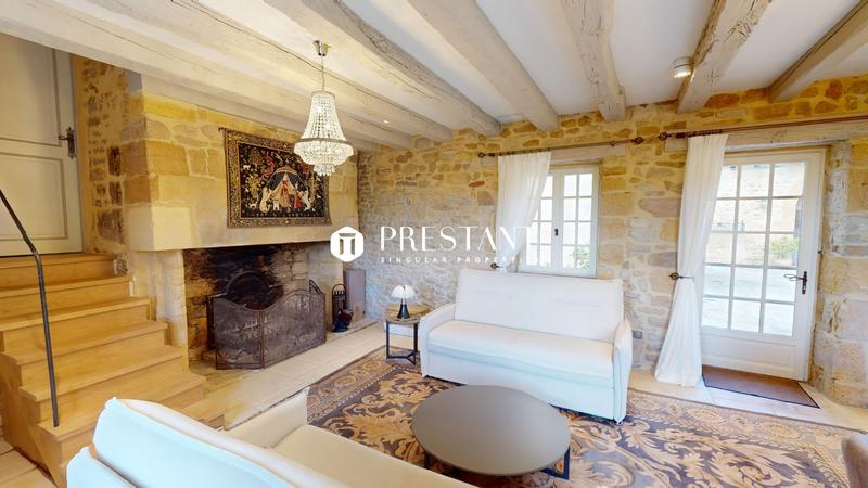 Demeure - 716 m² - 7 pièces