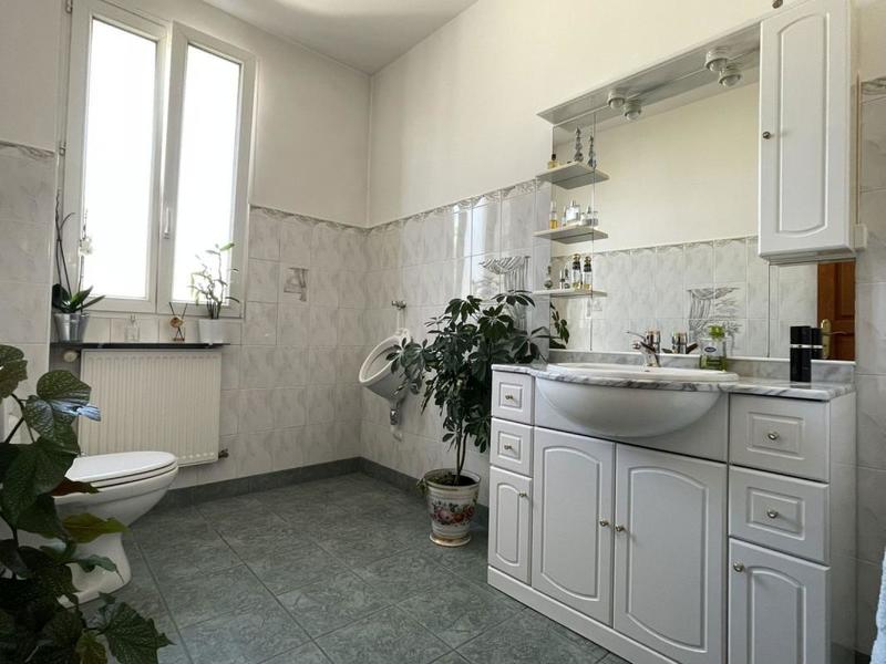 Pavillon - 143 m² - 7 pièces