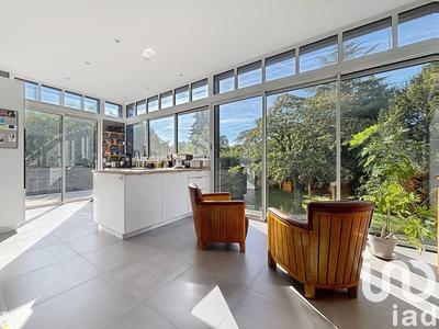 Maison - 240 m² - 10 pièces