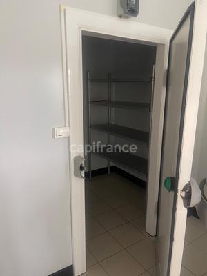 Local artisanal - 100 m² - 2 pièces