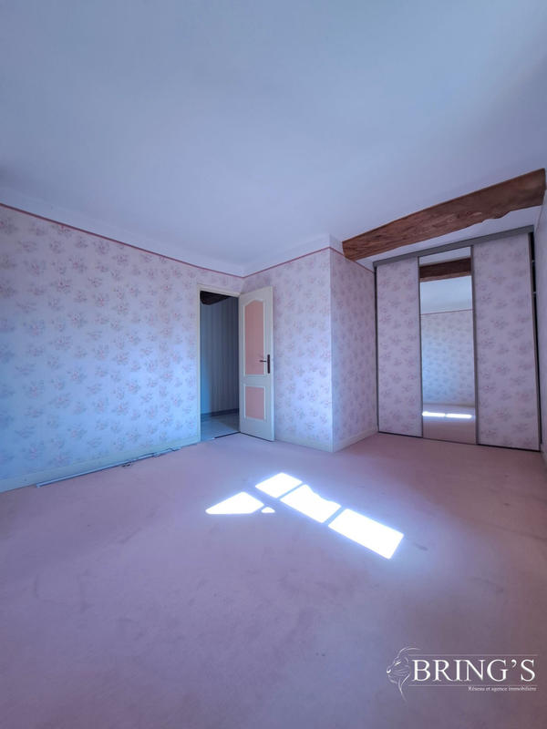 Maison - 117 m² - 8 pièces