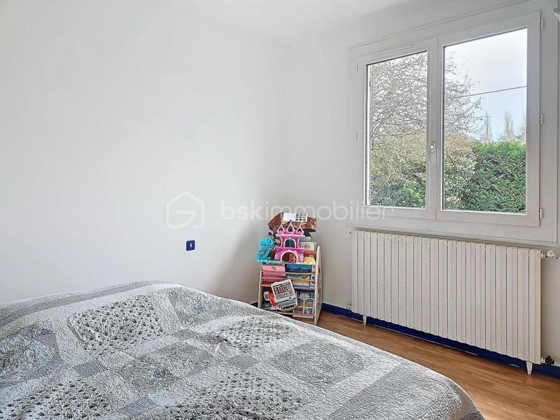 Maison traditionnelle - 90 m² - 4 pièces